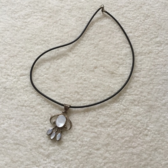 Mother of pearl necklace and pendant