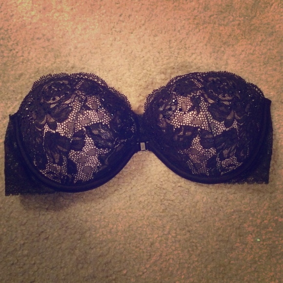Victoria's Secret black lace strapless bra, new