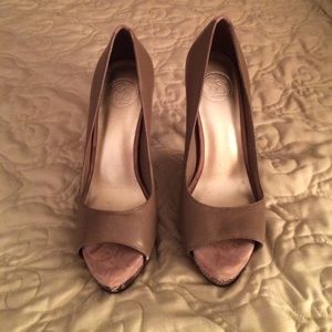 JS snakeskin & tan stilettos