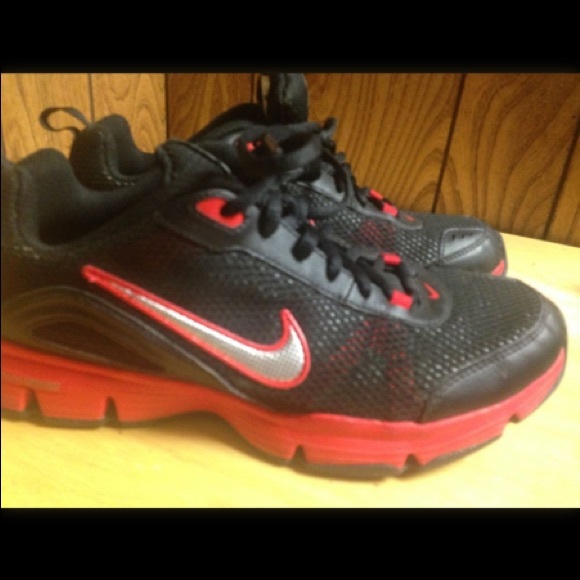 Nike red and black boys size 6 sneakers worn once