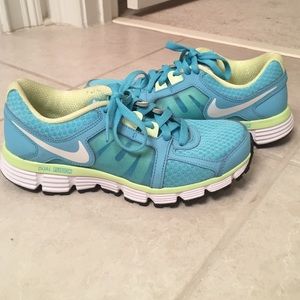 Nike Dual Fusion ST2