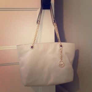 Michael Kors off-white handbag.Perfect for summer!