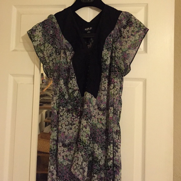 Floral tunic/top size medium *bundling available*
