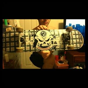 Skateboard 31 INCHES LONG /7 inch WIDE
