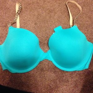 36D Pink Bra-NEVER WORN