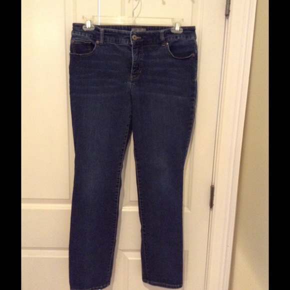 SOLD SOLD SOLD!!CHICO'S size 2 jeans❤️😘💚💜👏🏻👖