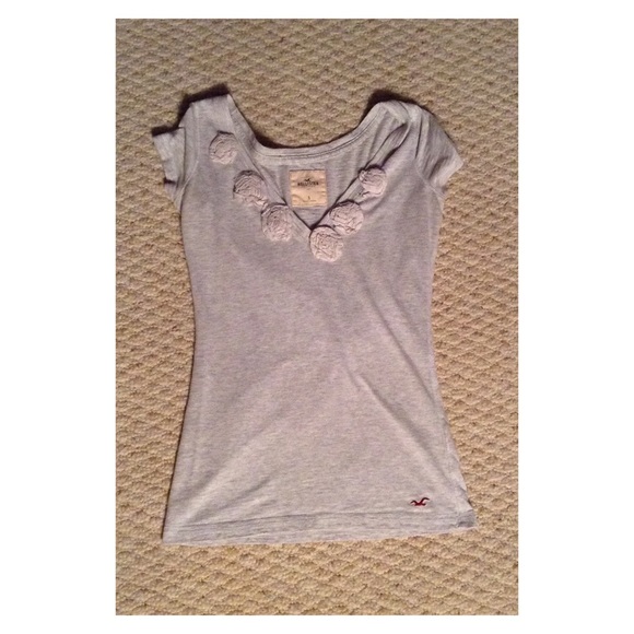 Hollister Flowered V neck shirt, SIZE SMALL