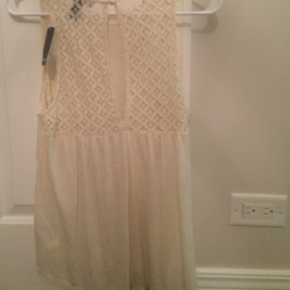 Cream Tank Top with Flower Lace - Picture 2 of 2