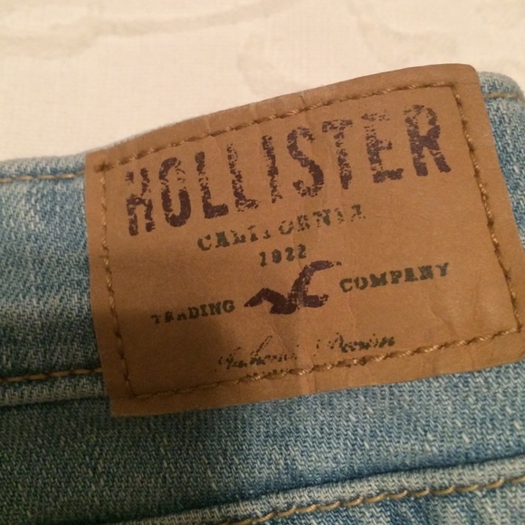 Light wash jeans// PLEASE BUY THESE - Picture 3 of 3