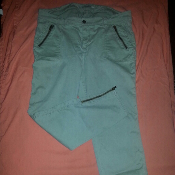 Old Navy Pants - Old navy cargo pants