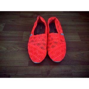 Neon Coral Toms