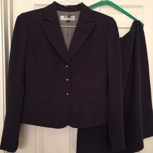 Women's suit