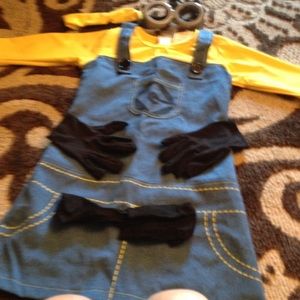Girls Minion Halloween Costume.