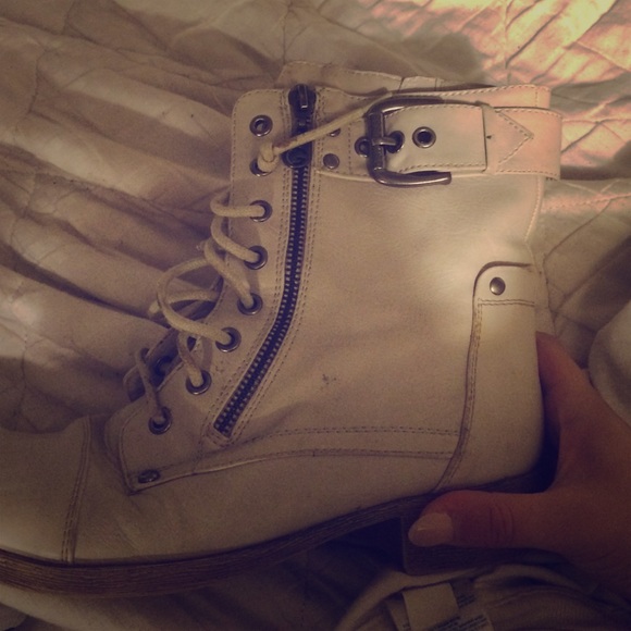 Combat boots