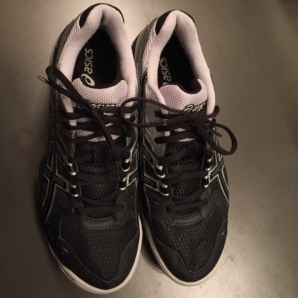Nearly new asics volleyball shoes
