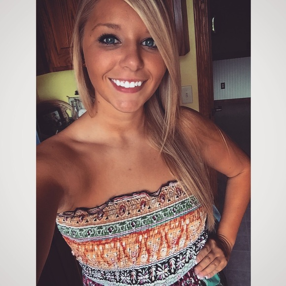 MEET YOUR SELLER 💕 - Picture 2 of 3