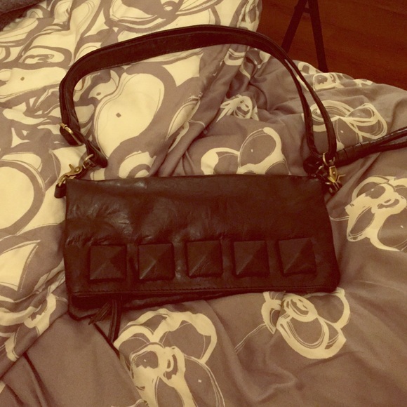 Perfect convertible clutch has removable strap!