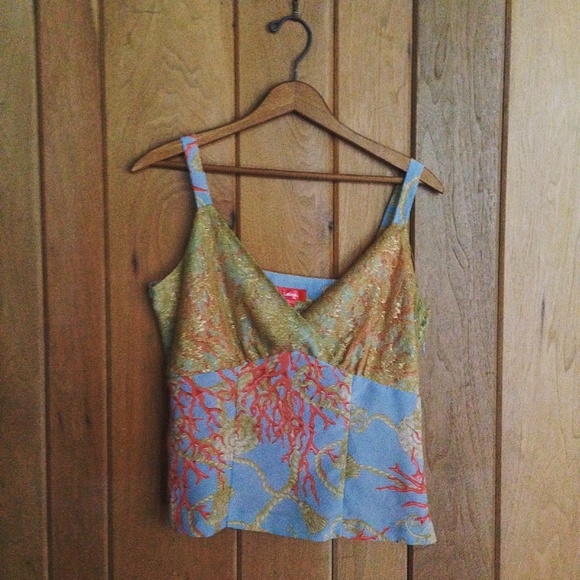 Crop Top - Picture 2 of 4