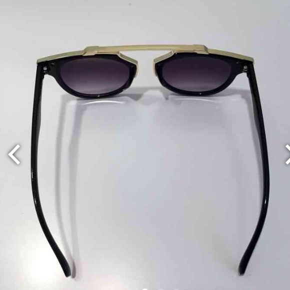 Stylish sunglasses - Picture 2 of 3
