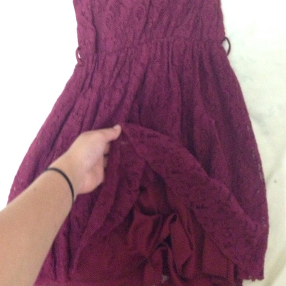Lace maroon sleeveless dress - Picture 4 of 4