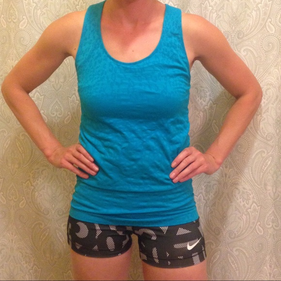 Nike Pros Black just do it swoosh print Sz M