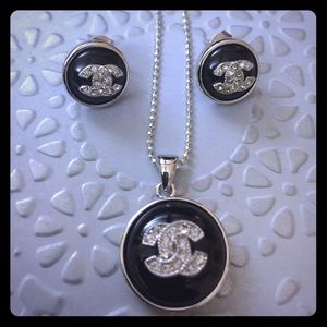 Necklace and earring set.