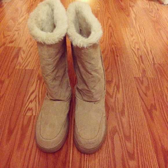 Boots - Picture 2 of 4