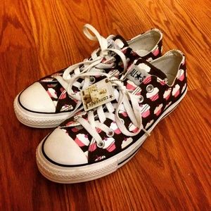 EXTREMELY RARE Cupcake Converse