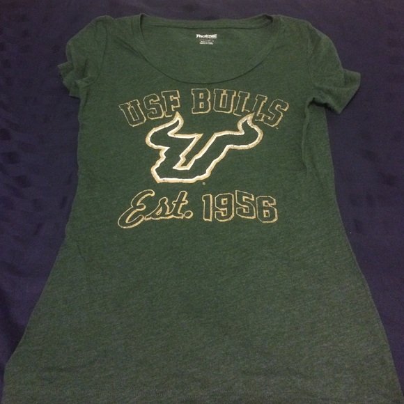 ❌SOLD❌USF Bulls tshirt