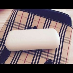 ELLE HARD WHITE SUNGLASS/EYEGLASS CASE