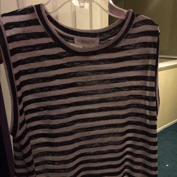 Black and white forever 21 top - Picture 1 of 3