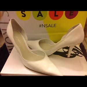 NINE WEST 7 1/2 WHITE LEATHER PUMPS