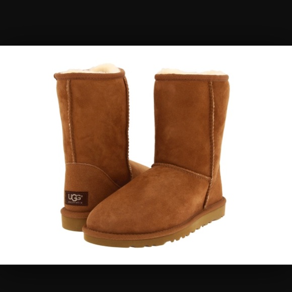 Women's UGG Classic Short Boots