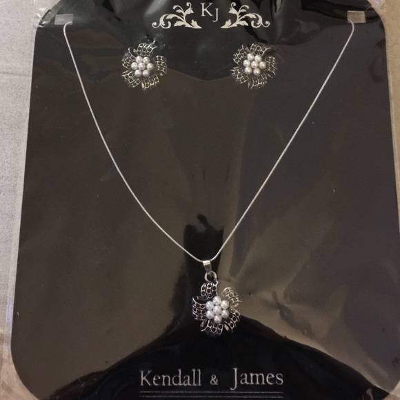 New Earring and Necklace Set
