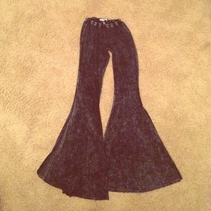 Super cute flare high waisted paints!