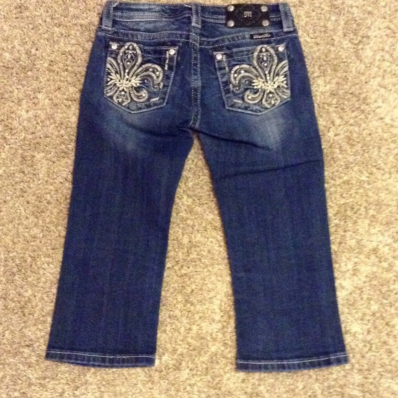 Dark wash Miss me capris