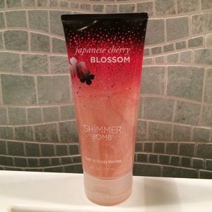 Japanese cherry blossom shimmer bomb