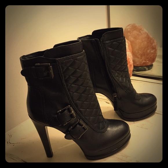 Nine West Shoes - Quilted Nine West black rocker boots size 7