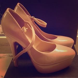 Nude Heels Sz. 8.5 (Also have sz 9)
