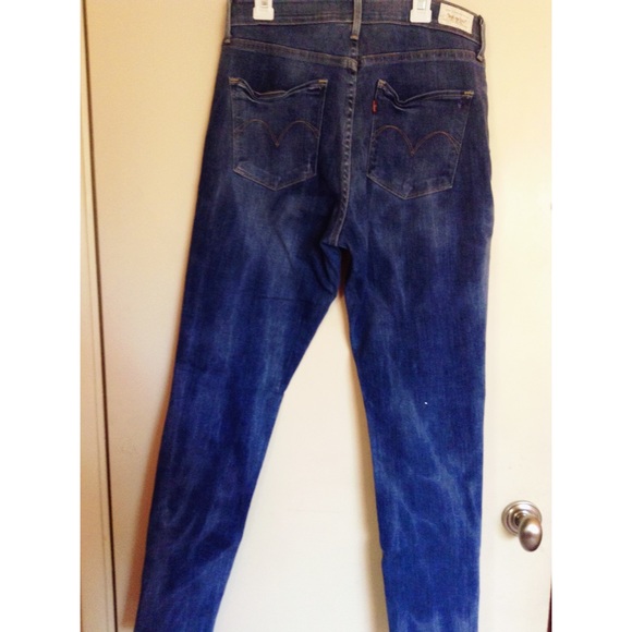 High waisted jeans