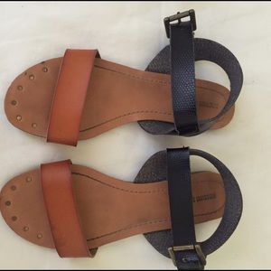 Massimo Sandals