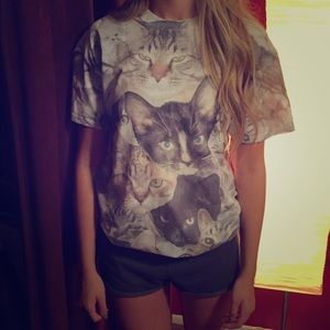 🐱NWT Cat Graphic Tee Shirt