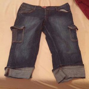 Jean capris with pockets