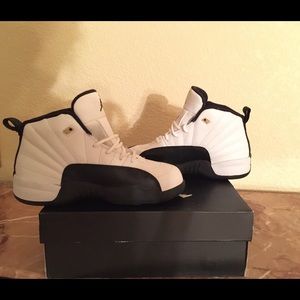 Jordan Taxi 12 Retro 3y/5 women's