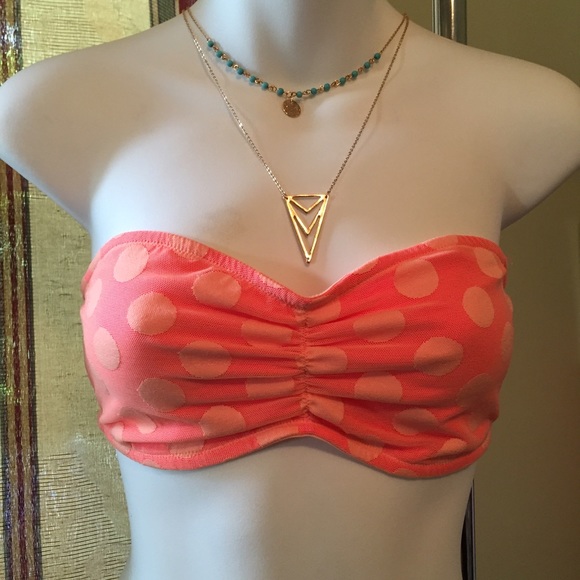 NWT VS PINK MEDIUM BANDEAU