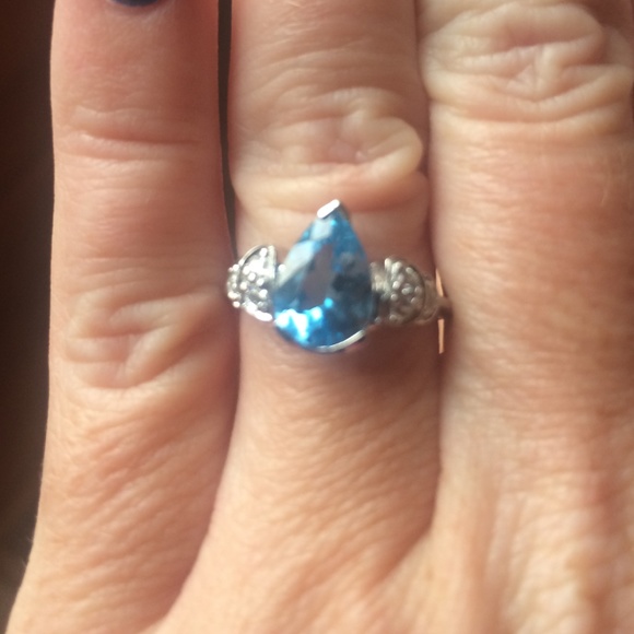 Blue Topaz Ring - Picture 4 of 4