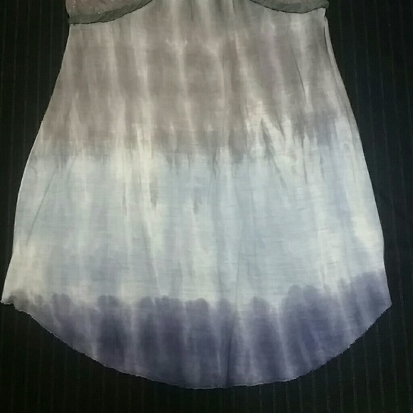 Cute summer top - Picture 3 of 3