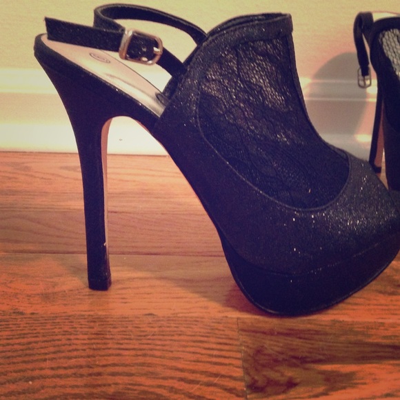 Peep toe heels
