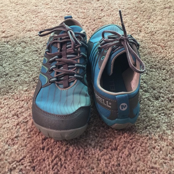 Size 7 barefoot merrells