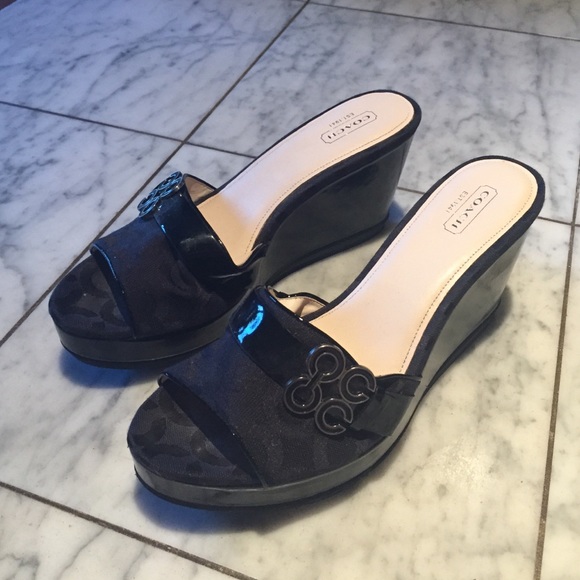 Authentic Coach like new wedges - Picture 1 of 4